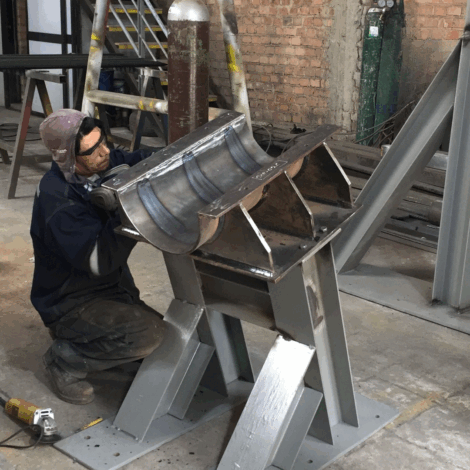 Fabricación y montaje de estructuras metálicas y tuberías